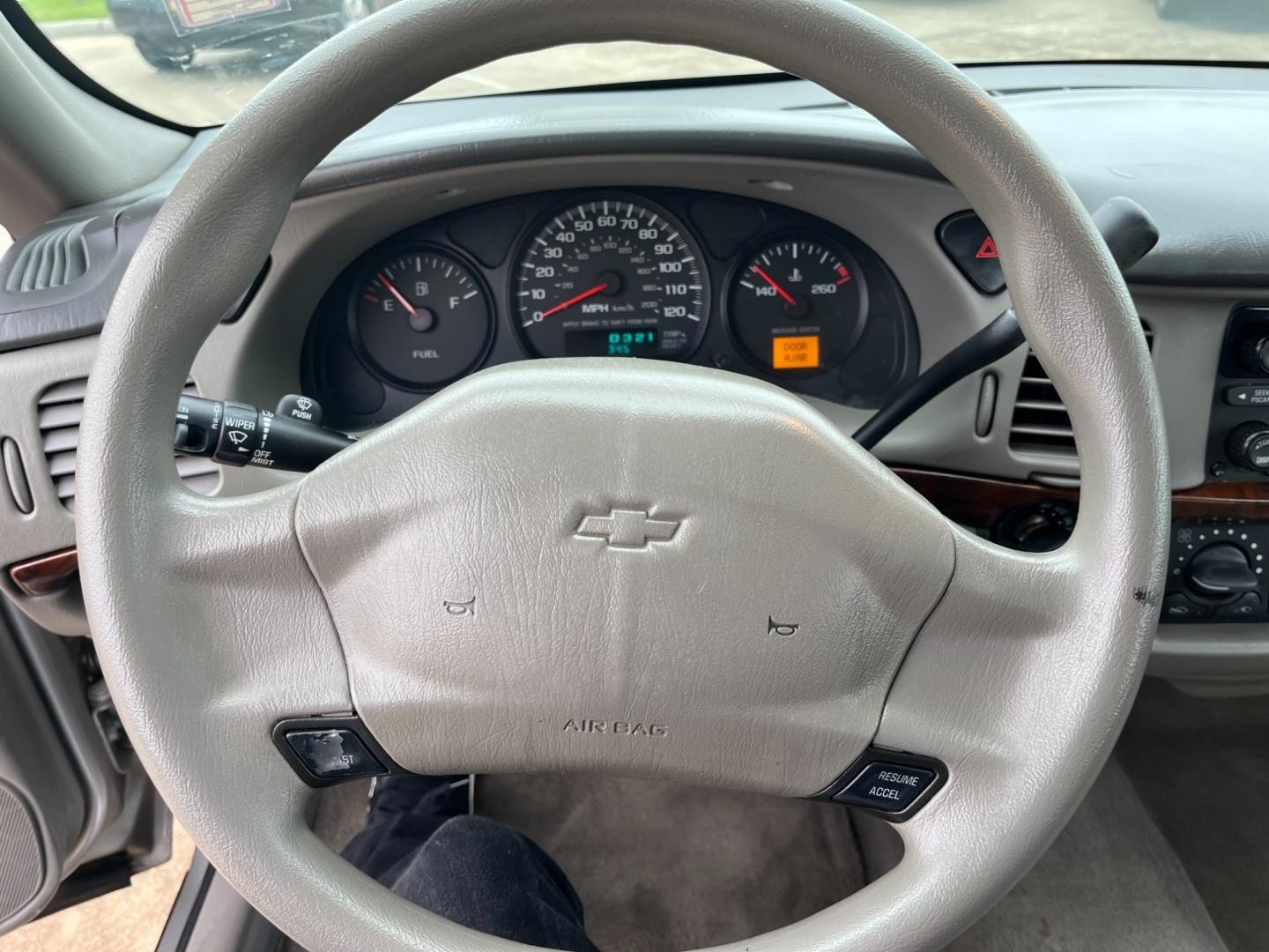 2005 SILVER /gray Chevrolet Impala Base (2G1WF52E459) with an 3.4L V6 OHV 12V engine, 4-Speed Automatic Overdrive transmission, located at 14700 Tomball Parkway 249, Houston, TX, 77086, (281) 444-2200, 29.928619, -95.504074 - Photo#14